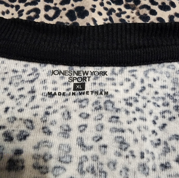 Jones New York Sport Animal Print Blouse XL NWT - Picture 4 of 8